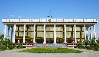 Оппозиционеры в Узбекистане получили новые полномочия — Мирзиёев подписал закон