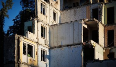 Россия ударила по жилому дому в Киеве — погибли пятеро детей