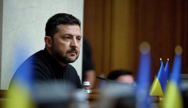 Зеленский заявил о переговорах для "продвижения к миру"