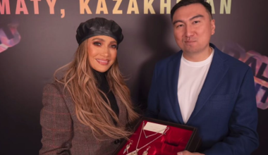 Дженнифер Лопес увезла из Казахстана подарок от Балаевой