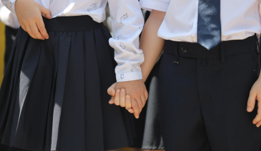 В Казахстане хотят отменить обязательную школьную форму - родители запустили петицию