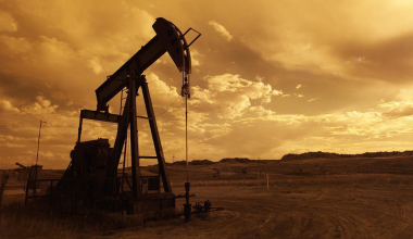 МЭА прогнозирует рекордный профицит нефти в 2026 году