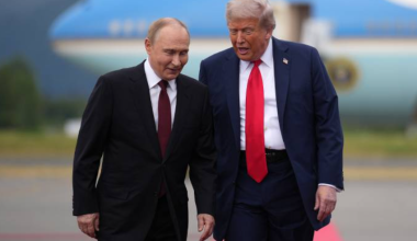 Названа причина, по которой Трамп был готов покинуть встречу с Путиным