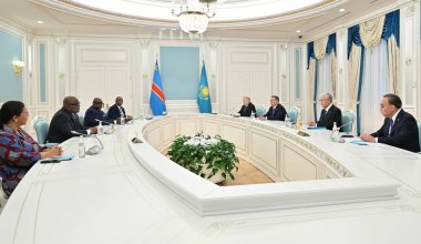 “Два мира, которые отдалены друг от друга”: что обсудили Токаев и Чисекеди в Астане