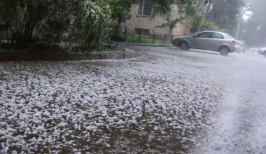 Град и шквалистый ветер ожидают жителей нескольких регионов Казахстана