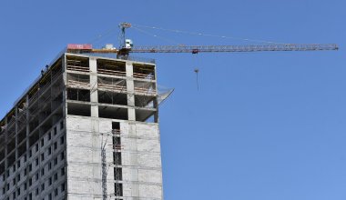 Строительство жилых комплексов приостановили в Алматы