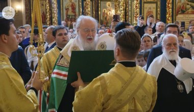 Знаменитая казахстанская певица посетила молебен патриарха Кирилла в Астане