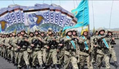 "Как это понимать?": жена военного обратилась к министру обороны Казахстана