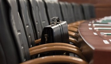 Массовые увольнения чиновников проведут в Узбекистане