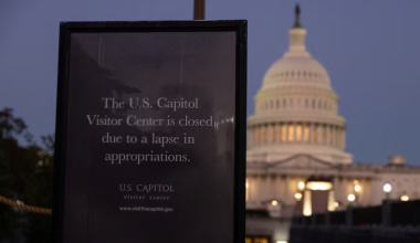 Шатдаун в США: администрация Трампа угрожает массовыми увольнениями