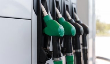 Очередной дефицит? Водители стоят часами в очереди за газом в Актау