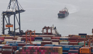 Новая фаза торговой войны: США и Китай "ударили" по морским перевозкам