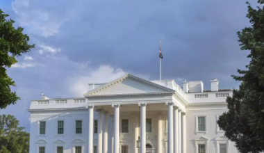 Суд в США заблокировал план Трампа по массовым увольнениям госслужащих