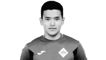 19-летний казахстанский футболист умер во время матча