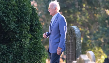 Джо Байден впервые появился на публике после начала лечения от рака простаты