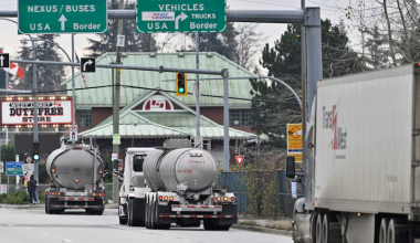 Трамп заявил о прекращении всех торговых переговоров с Канадой