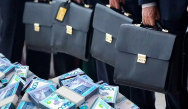 Работа радует лишь половину казахстанцев: выяснилось, кто недоволен