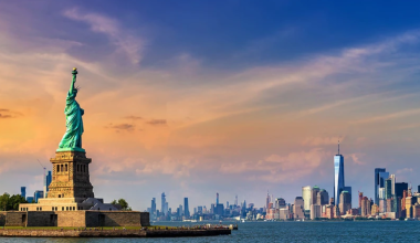 В Нью-Йорке ввели чрезвычайное положение