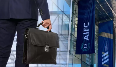 Почему в Казахстан не спешат деньги: глава МФЦА объяснил причину