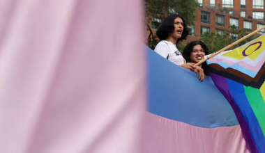 Трансгендеры в США лишились права указывать свой пол