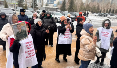 Пересмотр уголовных дел, компенсации и призывной возраст: матери погибших солдат выдвинули требования