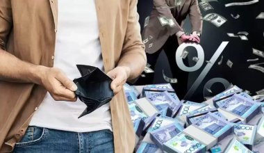 Средняя зарплата сильно упала в Казахстане