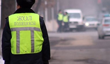 Водитель нарвался на крупный штраф из-за жеста, показанного на дороге в Астане