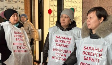 В Астане полиция задержала шестерых женщин, вышедших на митинг у Дома министерств