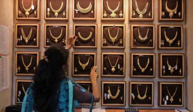 Золото продолжает расти в цене в ожидании окончания шатдауна в США