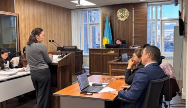 В суде допросили сестру Бишимбаева о синем чемодане с миллионом долларов
