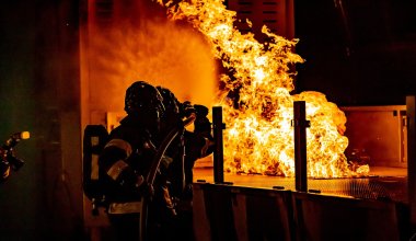 12 человек погибли в пожаре в Алгабасе: создана правительственная комиссия