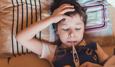 В Казахстане объяснили правила лечения детей при ОРВИ