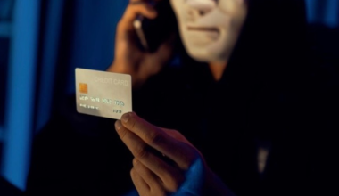 В Костанае пенсионерку спасли от потери квартиры из-за мошенников