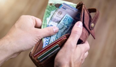 До 10% экономят казахстанцы при оплате наличными