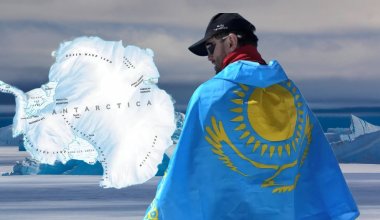 Казахстанец поднял флаг в Антарктиде