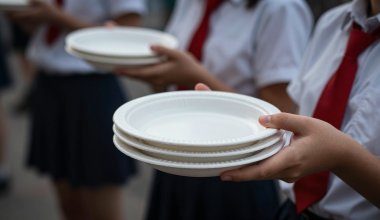 Дети рискуют остаться без сытных школьных обедов на севере Казахстана