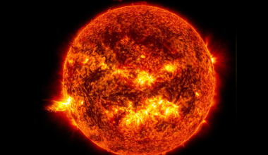 Ученые рассказали о солнечных вспышках и рисках для Земли