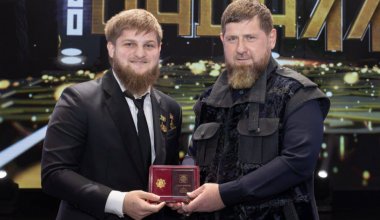 Рамзан Кадыров вручил сыну "особо ценную" награду
