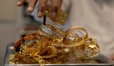 Золото продолжает рост, серебро и платина достигли рекордов на фоне ажиотажа