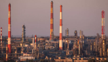 Украина нанесла удар по НПЗ в России