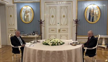 Путин встретился с Назарбаевым в Москве