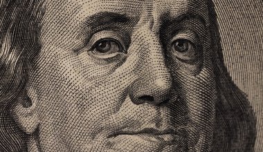 Доллар в Казахстане подешевел по итогам 2025 года