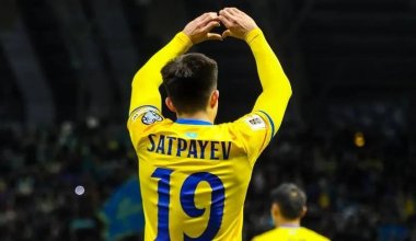 Футболист Дастан Сатпаев впервые показал возлюбленную