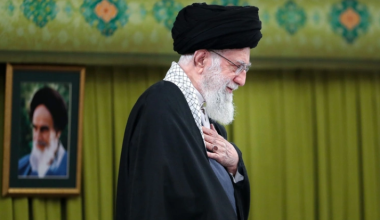 Хаменеи может сбежать в Россию при усилении протестов в Иране