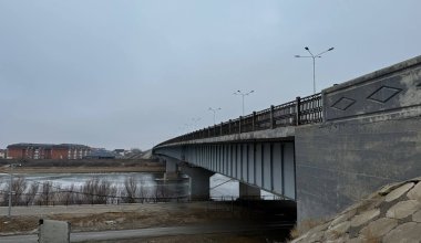 Стратегический мост разваливается в Атырау