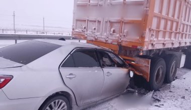 Два человека погибли в аварии с грузовиком в Павлодарской области