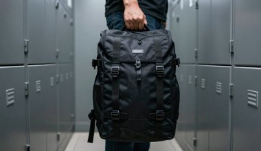 Требование сдать сумку в магазинах: юрист рассудила споры казахстанцев