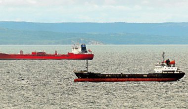 «КазМунайГаз» оценивает ущерб после атаки дронов на танкеры