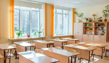 Школы Атырау перевели на дистанционку из-за гололеда