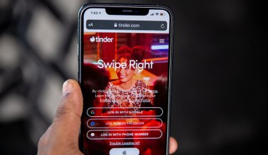 Житель Астаны стал девушкой и «заработал» миллионы в Tinder